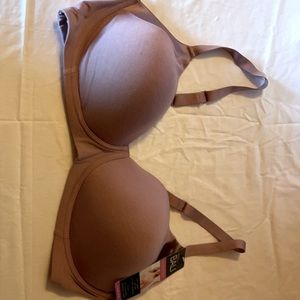 Bali wirefree bra 42D NWT comfy